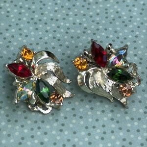 Vintage Juliana multicolored rhinestone clip on earrings unmarked 1960s